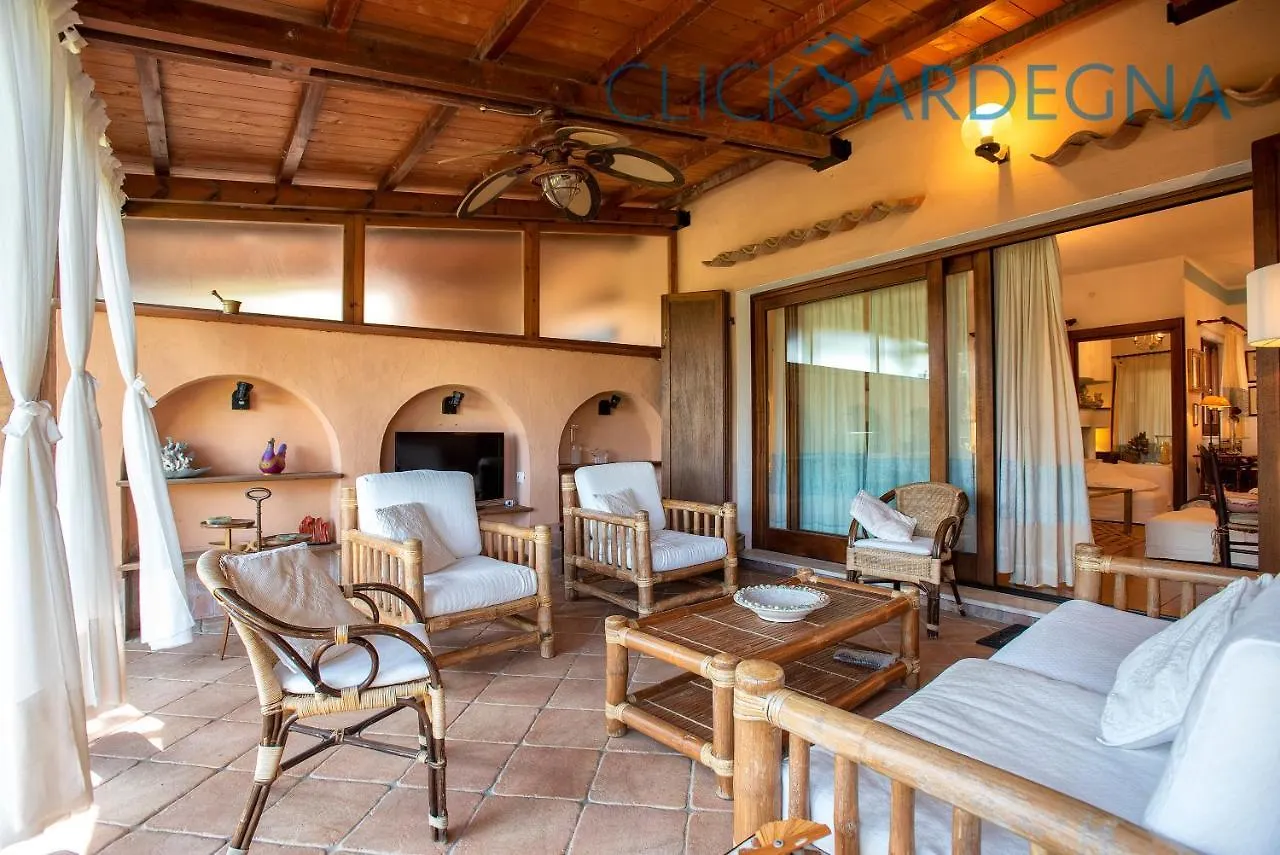 Villa Right On The Beach A Santa Margherita Di Pula For 12 People Włochy