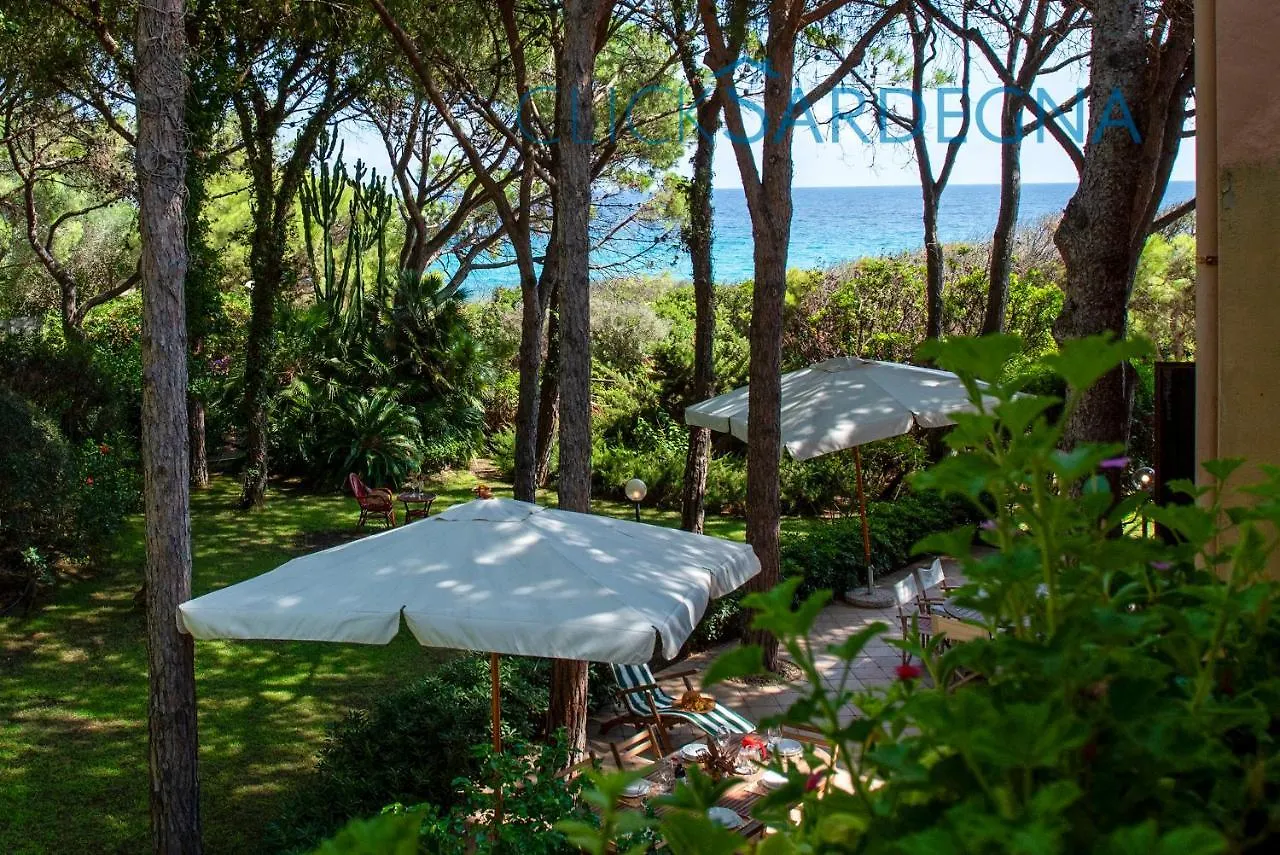 Villa Right On The Beach A Santa Margherita Di Pula For 12 People Fort Village