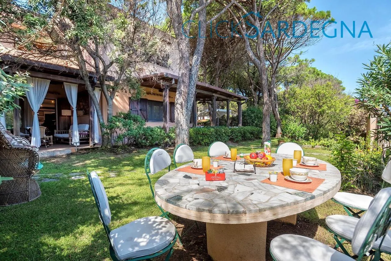 Villa Right On The Beach A Santa Margherita Di Pula For 12 People