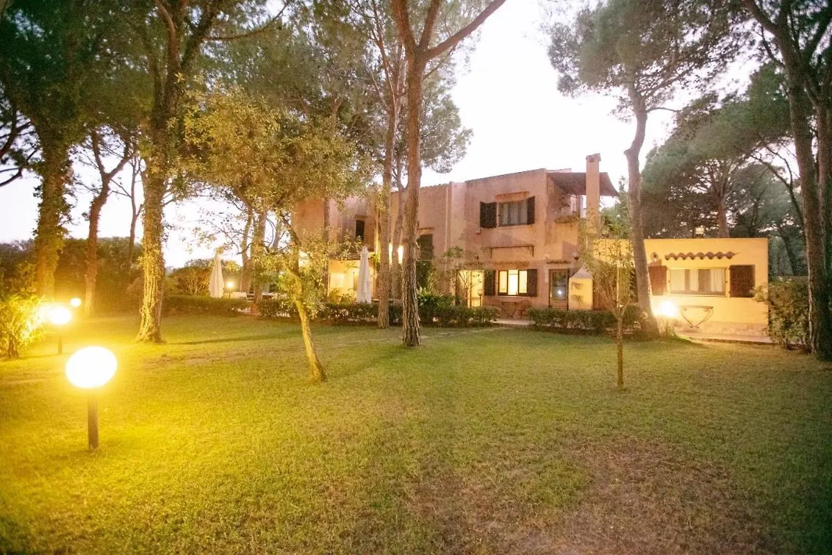 Villa Right On The Beach A Santa Margherita Di Pula For 12 People 0*, Fort Village Włochy
