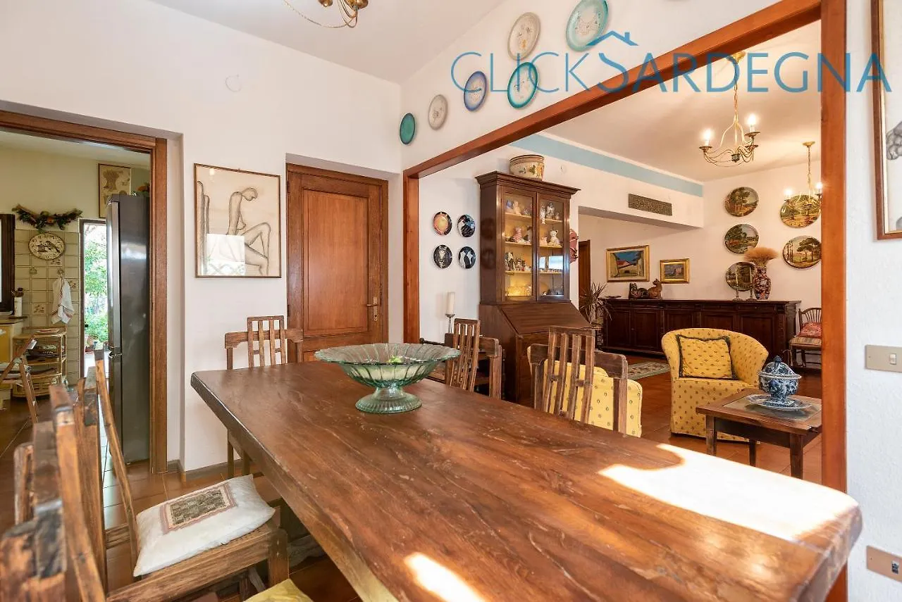 Villa Right On The Beach A Santa Margherita Di Pula For 12 People