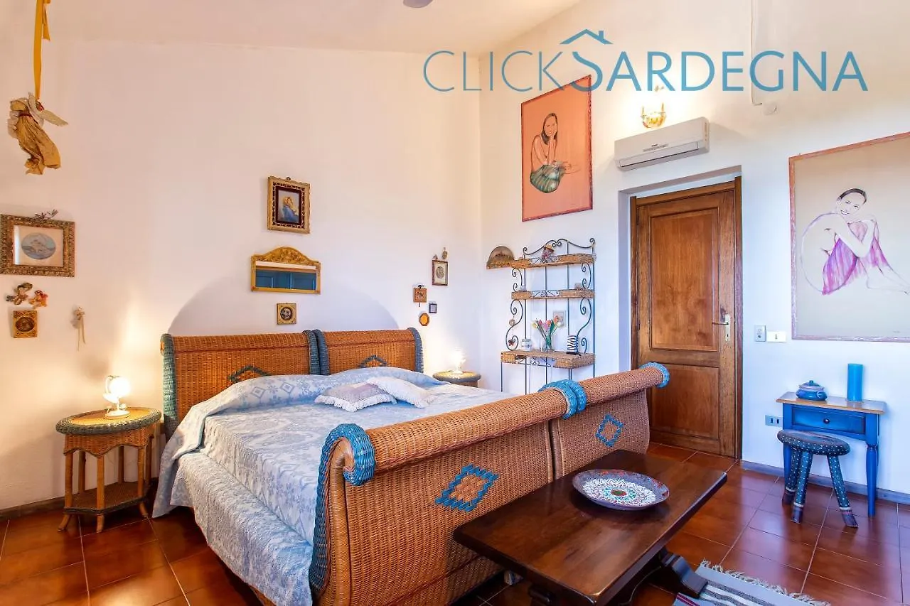 Villa Right On The Beach A Santa Margherita Di Pula For 12 People Włochy