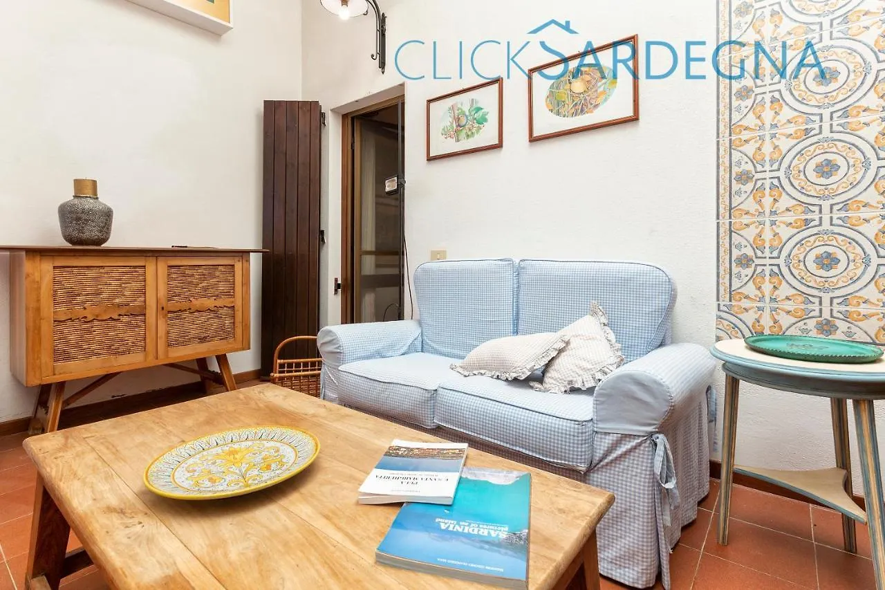 Villa Right On The Beach A Santa Margherita Di Pula For 12 People Włochy