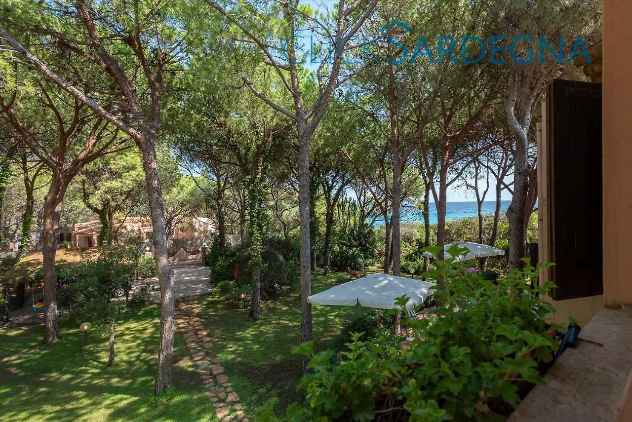 Villa Right On The Beach A Santa Margherita Di Pula For 12 People